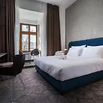 Riverside 4*