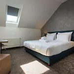Riverside Hotel 4*