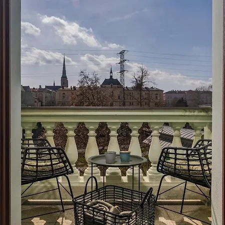 Riverside فندق 4*