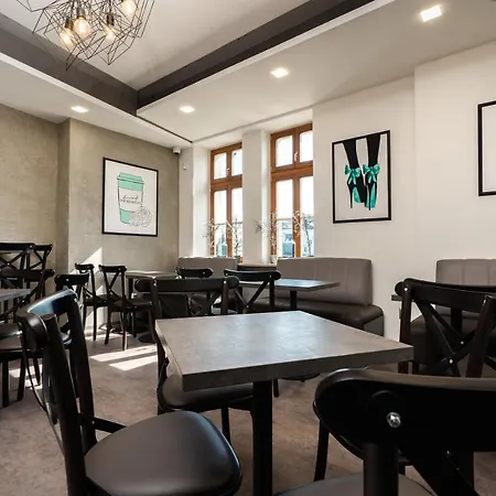Riverside מלון 4*